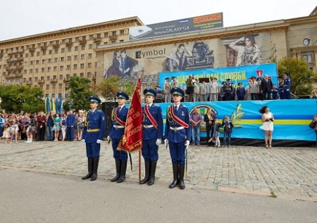 Харьков пополнил украинскую армию 300 офицерами (фото)