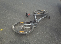 В Харькове водитель сбил велосипедиста и скрылся