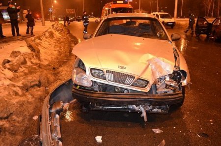 В Харькове пьяный водитель джипа снес шесть авто. ФОТО