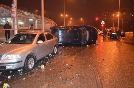 В Харькове пьяный водитель джипа снес шесть авто. ФОТО