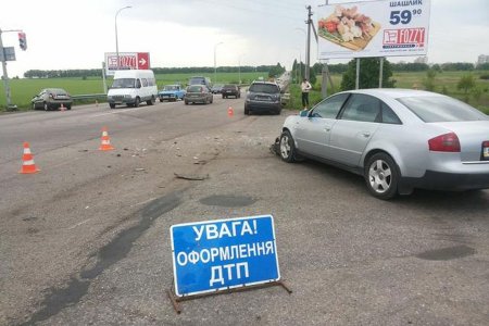 На Салтовке столкнулись три авто + Фото