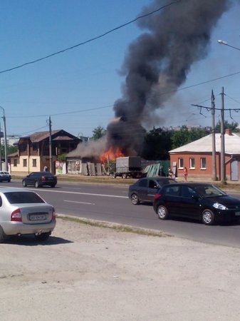 В Харькове бомжи подожгли частный дом (ФОТО)