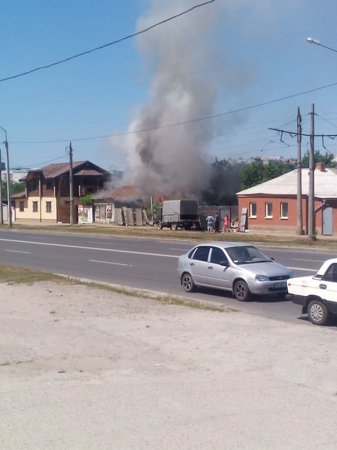 В Харькове бомжи подожгли частный дом (ФОТО)