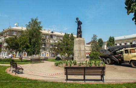 В Харькове установили севастопольский памятник Сагайдачному