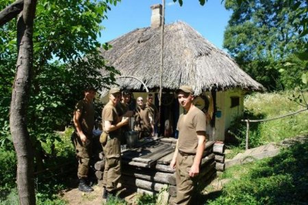 Нацгвардейцы изучали историю Харьковщины и варили казацкий кулеш. ФОТО