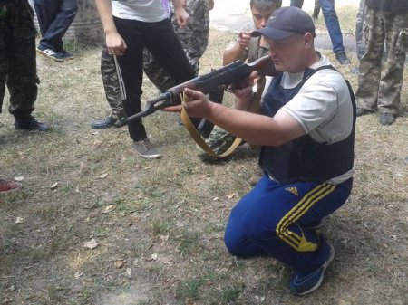 «Правий сектор» провел в Харькове учения (ФОТО)