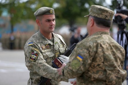 Полторак наградил харьковских танкистов (фото)