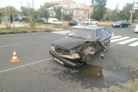 На Салтовке столкнулись два авто (фото)