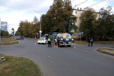 В Харькове джип протаранил водовоз (ФОТО) 