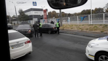 ДТП на Сокольниках: на Деревянко образовалась пробка (ФОТО)