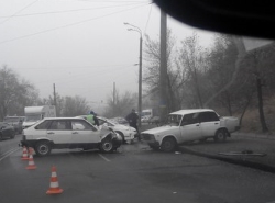 ДТП на Веснина - трое пострадавших и огромная пробка