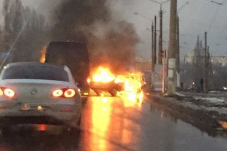 На Салтовке на ходу загорелся автомобиль (фото)