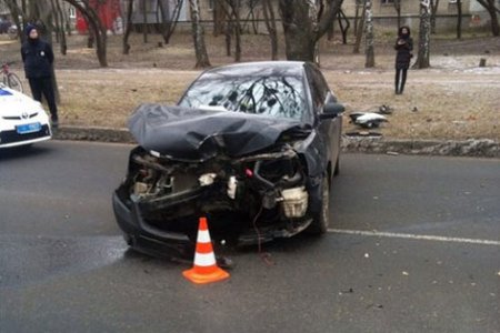 На Павловом поле "китаец" влетел в столб (фото)