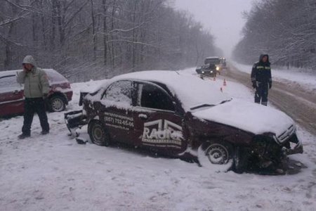 В ДТП под Харьковом пострадали четыре человека (фото)