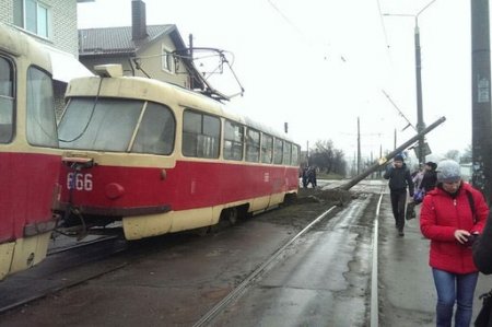 На Тракторостроителей - авария, не ходят трамваи (фото, дополнено)