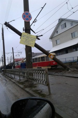 На Тракторостроителей - авария, не ходят трамваи (фото, дополнено)