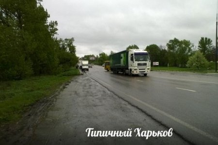 Маршрутка столкнулась с фурой (фото)