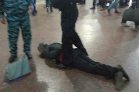 Полиция провела задержание в харьковском метро (фото)