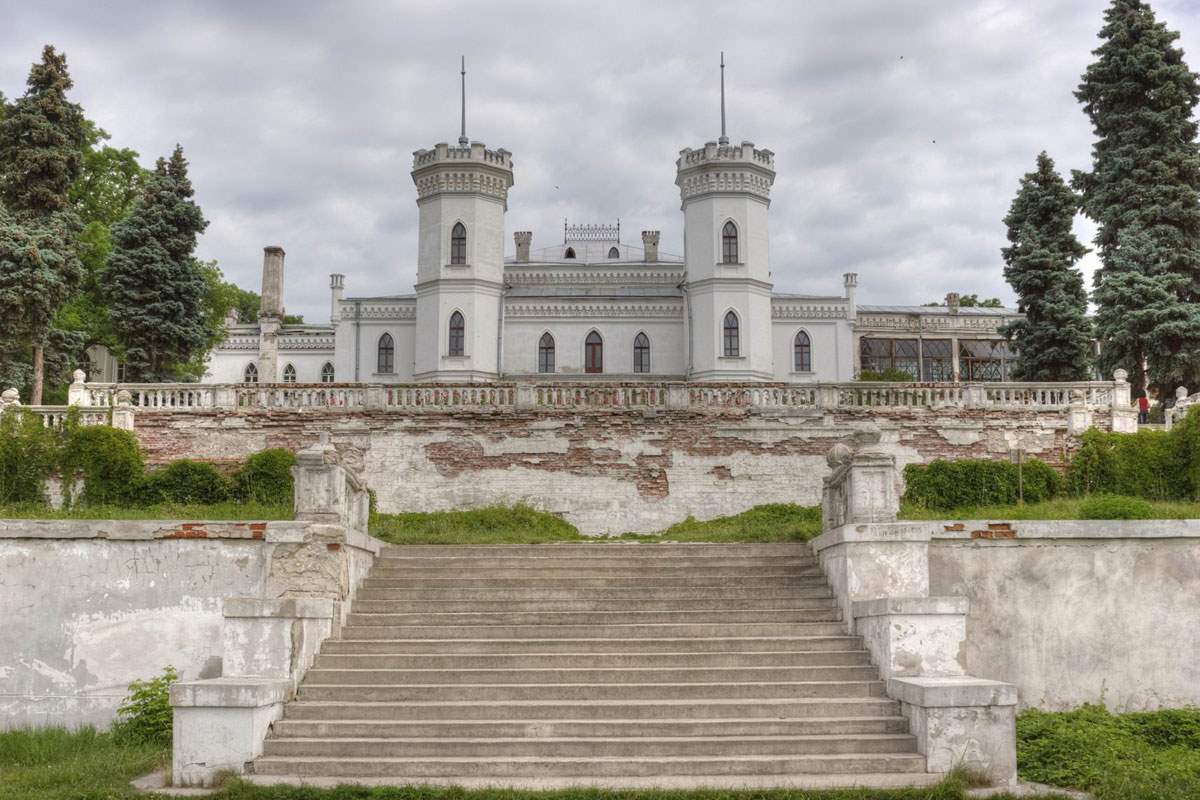 Замок под Харьковом законсервировали