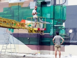 Стены "Турбоатома" принялись расписывать художники