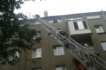 В центре всю ночь горел жилой дом (фото)