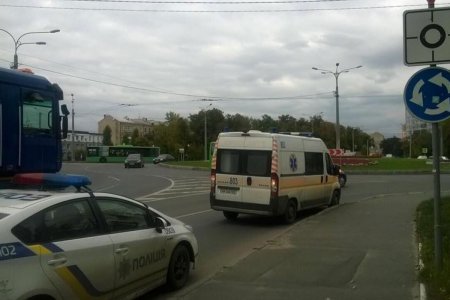 В центре - авария с участием скорой (фото)