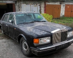 В Харькове нашли брошенный Rolls-Royce (фото)