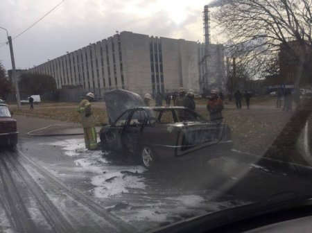 На Салтовке загорелся Opel (фото)