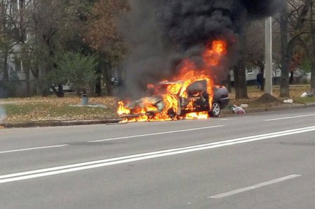 На Салтовке загорелся Opel (фото)