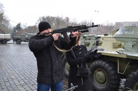 На площади Свободы прошла акция военных (фото)