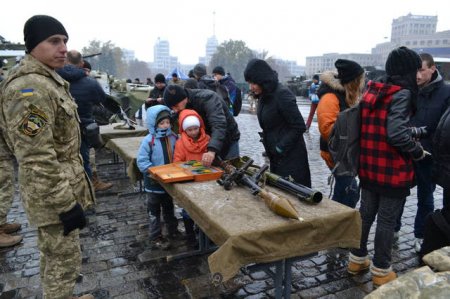 На площади Свободы прошла акция военных (фото)