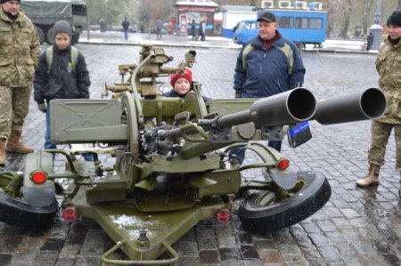 На площади Свободы прошла акция военных (фото)