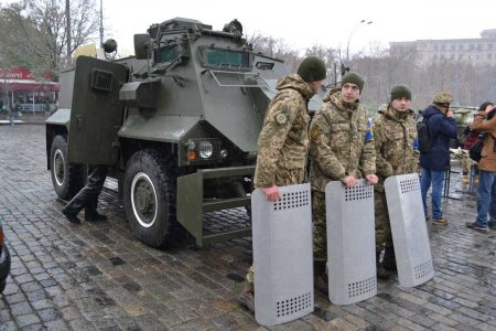 На площади Свободы прошла акция военных (фото)