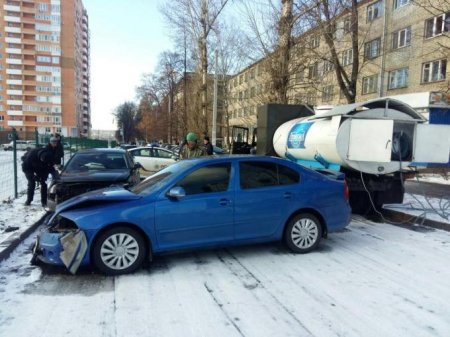 Тройное ДТП на Отакара Яроша (ФОТО)