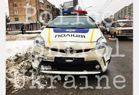 СМИ: в Харькове во время погони со стрельбой пострадал полицейский (фото)