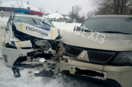 На ХТЗ разбили полицейский Prius, есть пострадавшие (фото)