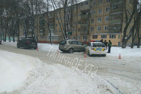 На ХТЗ разбили полицейский Prius, есть пострадавшие (фото)