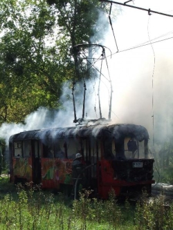 В харьковском депо сгорели вагоны (фото)