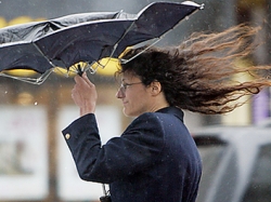 Харьковчан предупреждают о сильных порывах ветра