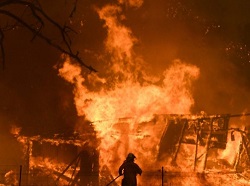 В Харькове - пожар в девятиэтажке (фото)