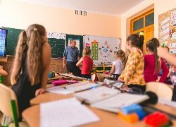 В Харьковской области отстраняют от работы невакцинированных учителей