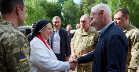 Міський голова Ігор Терехов, 15 червня, провів зустріч з директоркою Фонду монастиря «Санта-Клара» (Барселона, Іспанія) Марією Люсією Карам Падія та представниками Державної прикордонної служби України.