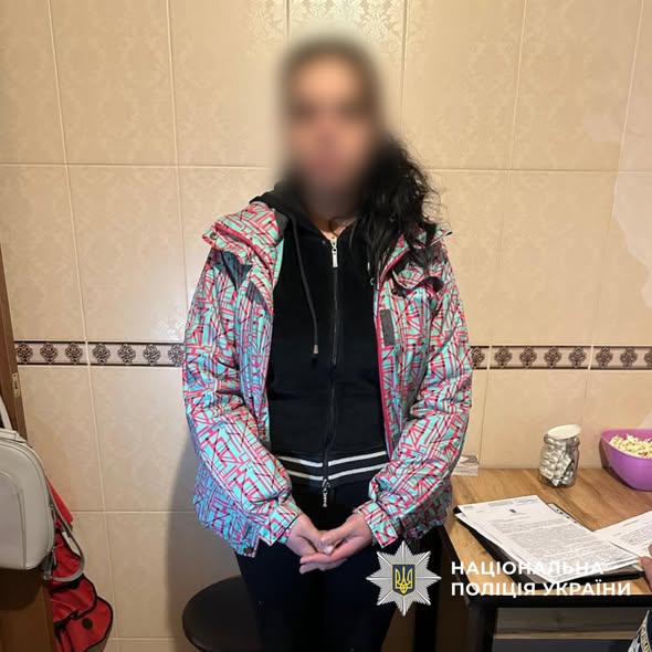 Поліцейські Харкова затримали жінку за зберігання та збут наркотичної речовини.