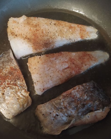 Риба у вершково-часниковому соусі