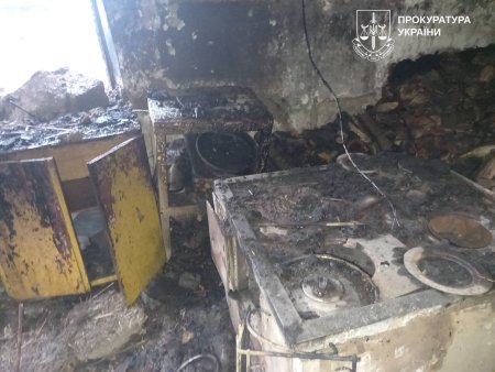 На Харківщині суд засудив чоловіка за умисне вбивство співмешканки з особливою жорстокістю.