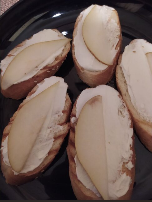 брускети з хамоном