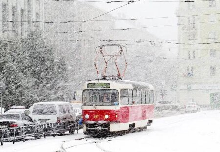Трамвай взимку