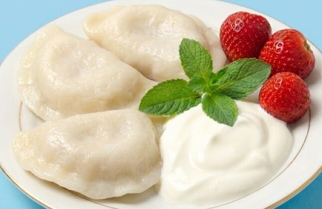 Вареники з полуницею