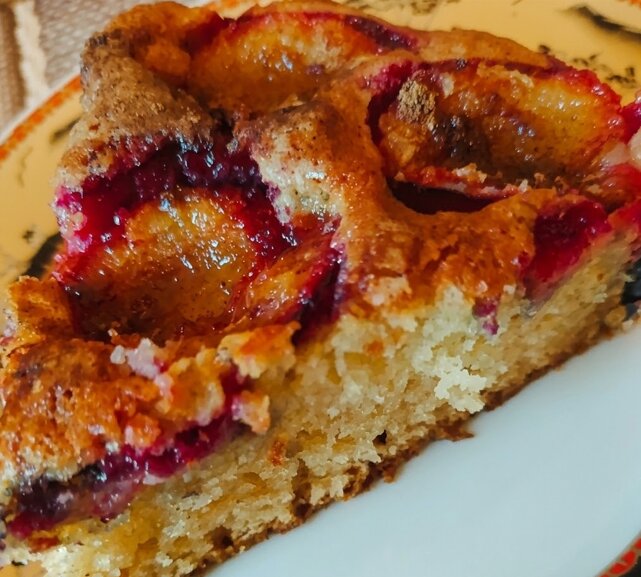 Пиріг зі сливами