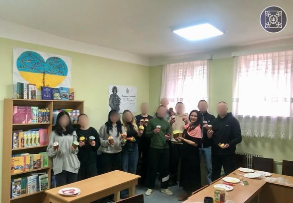 СВЯТКОВІ ДНІ В УСТАНОВАХ